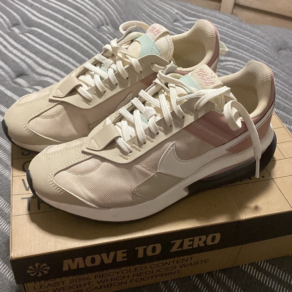Nike Shoes - Women’s Nikes
